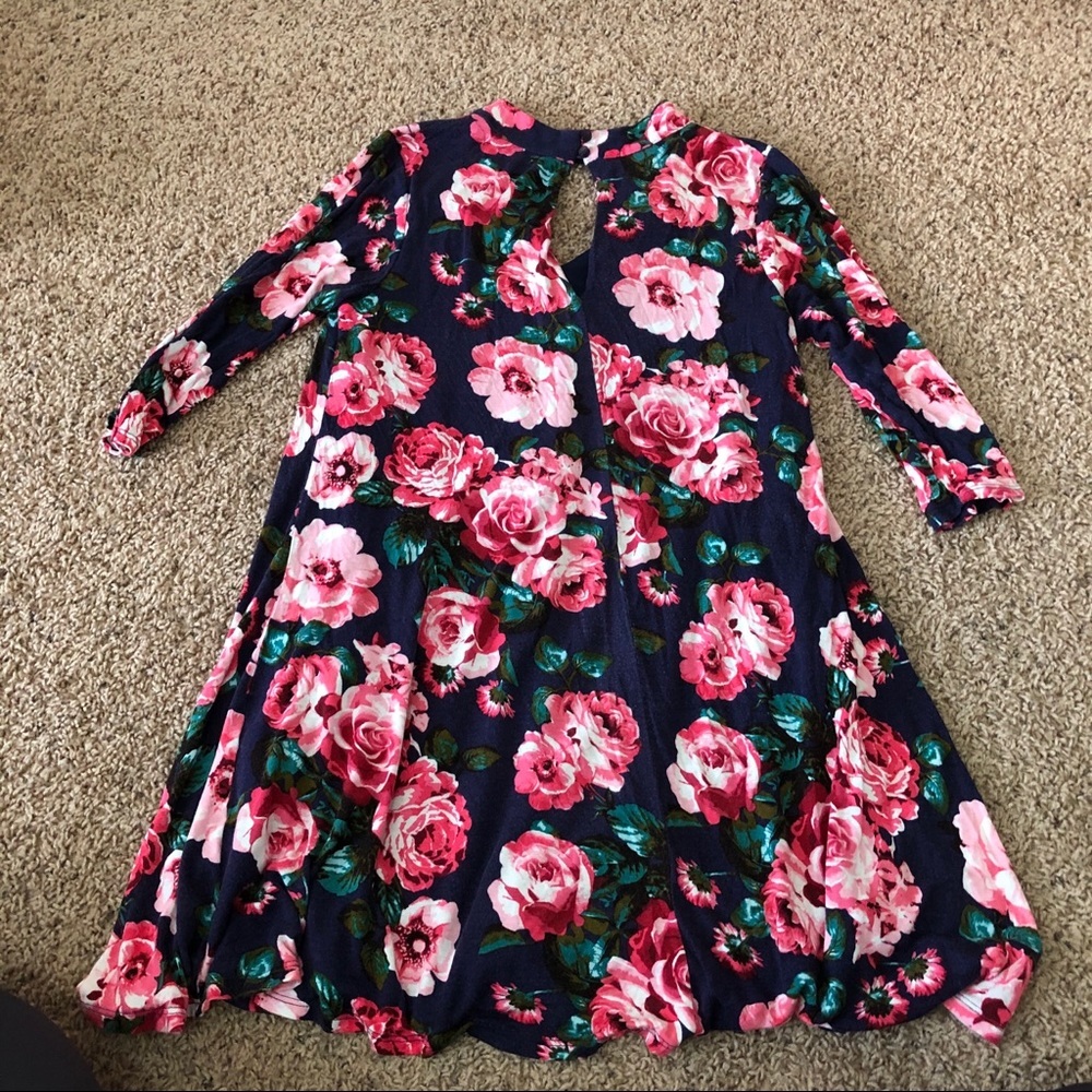 Altair’d State Floral 3/4 Sleeve Dress w/Keyholes - Picture 8 of 9